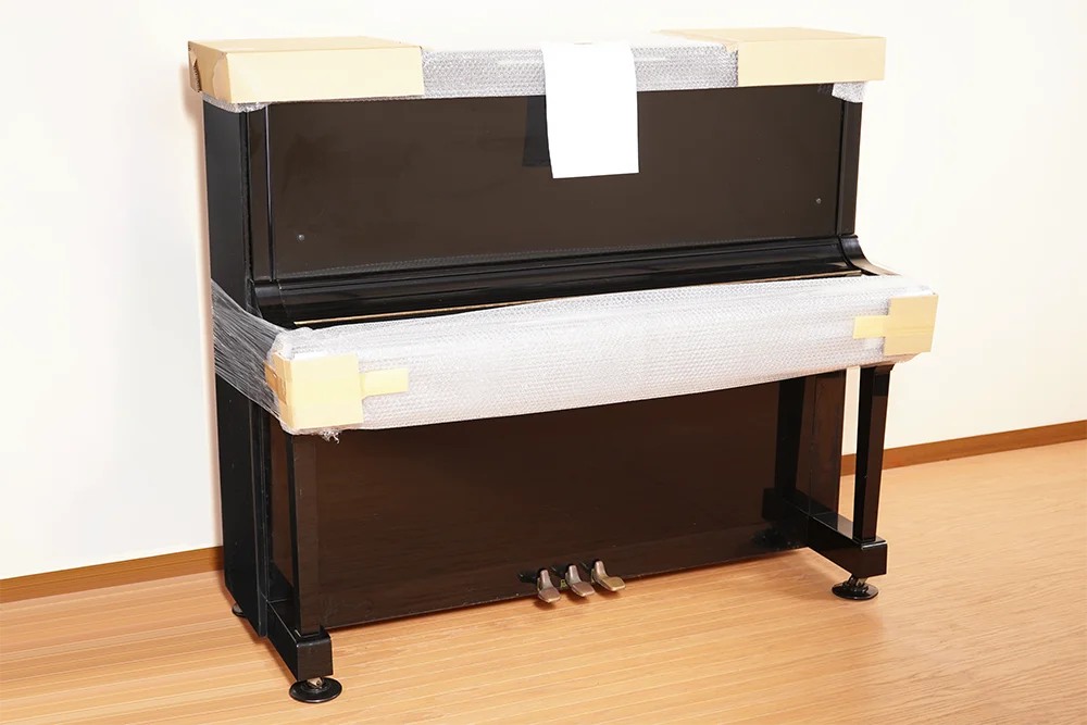 Yamaha c108 upright piano is 95% new and clean, with maintenance, original made in Japan USD880 excluding handling costs, seco