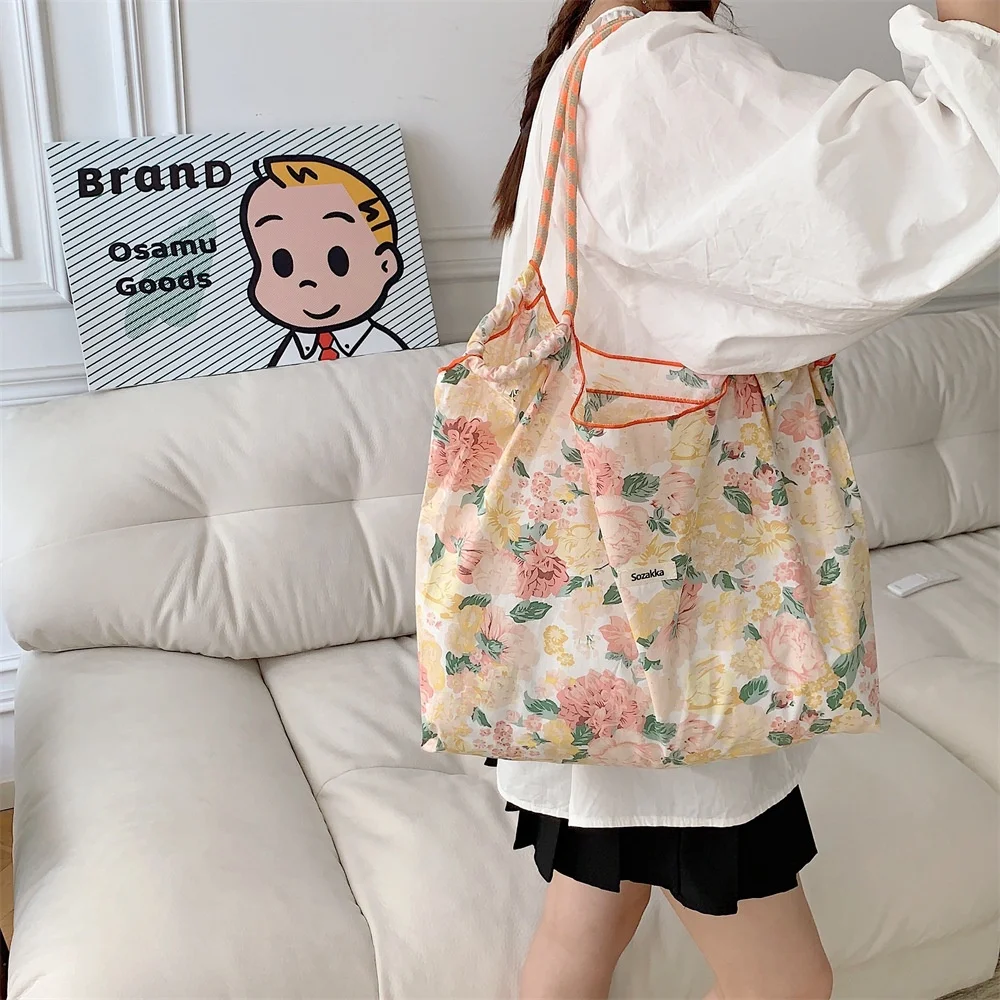 Large capacity Hand Drawstring Underarm Bag Lightweight floral portable cotton shopping shoulder bag