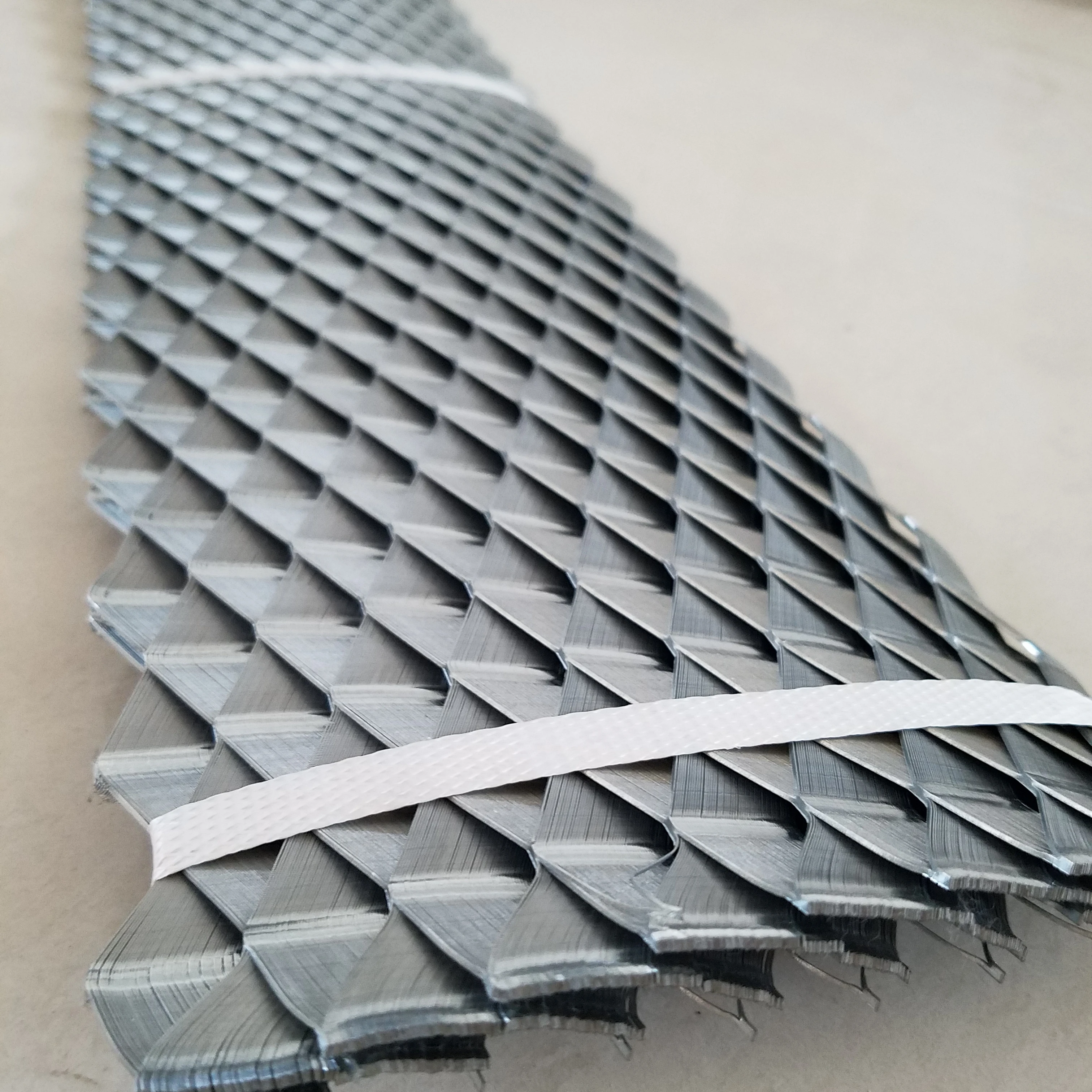 ZHENYU горячеоцинкованная настенная штукатурка EX сетка кирпичная усиленная сетка расширенная ромбовидная лента для строительства