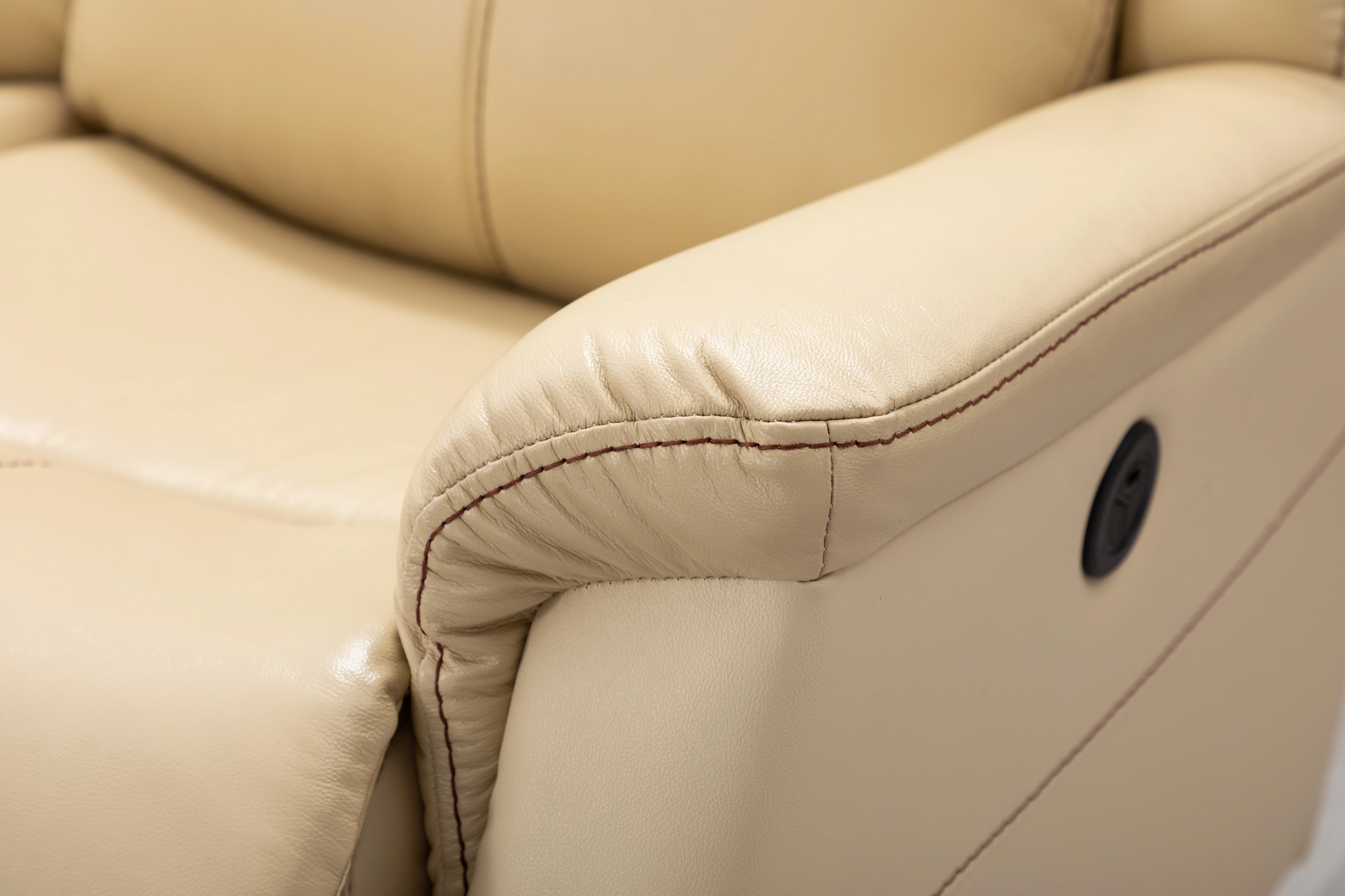 Timeless classic choice of living room sectional sofa