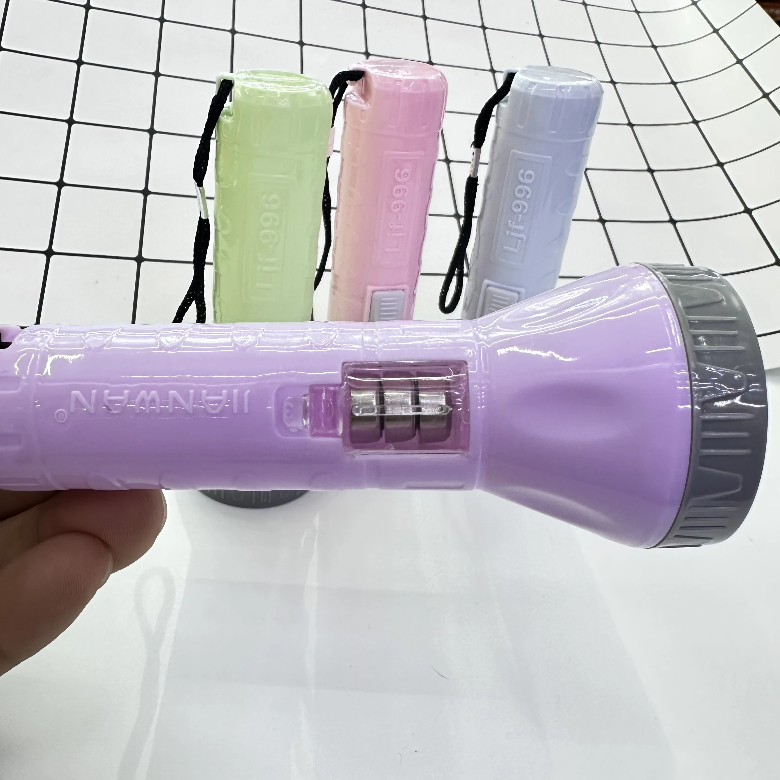 Latest Products Mini Size Portable Outdoor Fashion Style Multi Color Emergency Lighting Led Flashlight