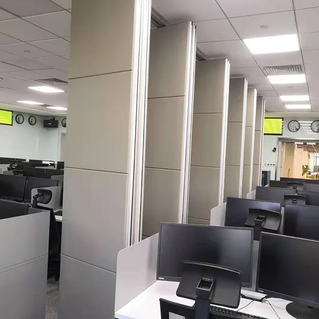 High Quality Cheap New Design  Made In China Good Price Movable Wooden Accordion Partition Wall For Banquet