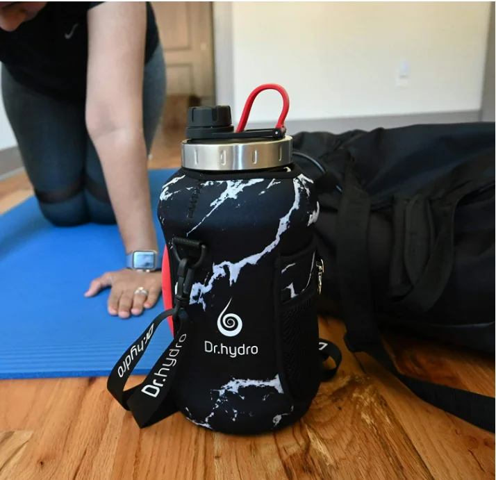 Half Gallon 2.2L Water Bottle with Sleeve and Straw lid BPA Free Large Water Bottle 74oz Sports Motivational Jug with Handle