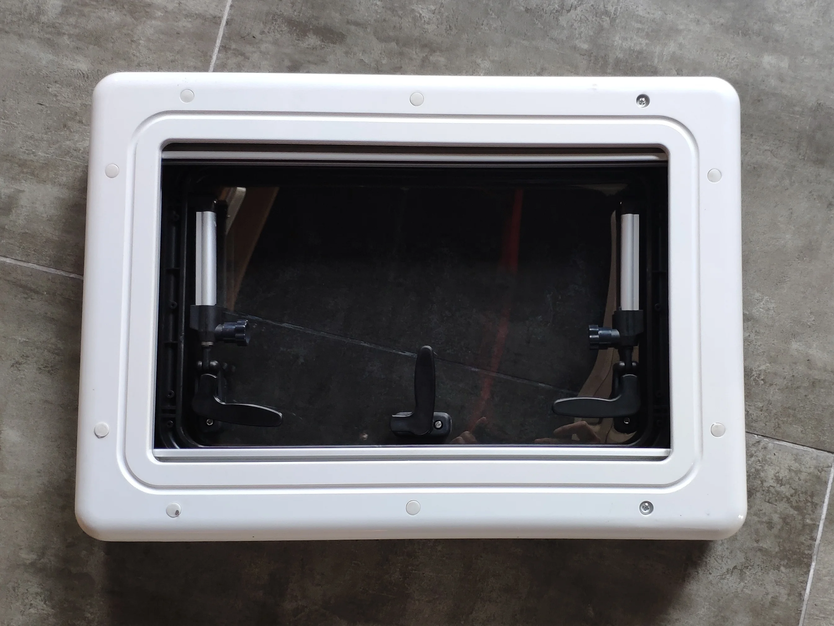 H10235 RV Double Glazed Acrylic Sliding Window with Block out Blind& Flyscreen Manual Adjustment for Variety of Opening Position