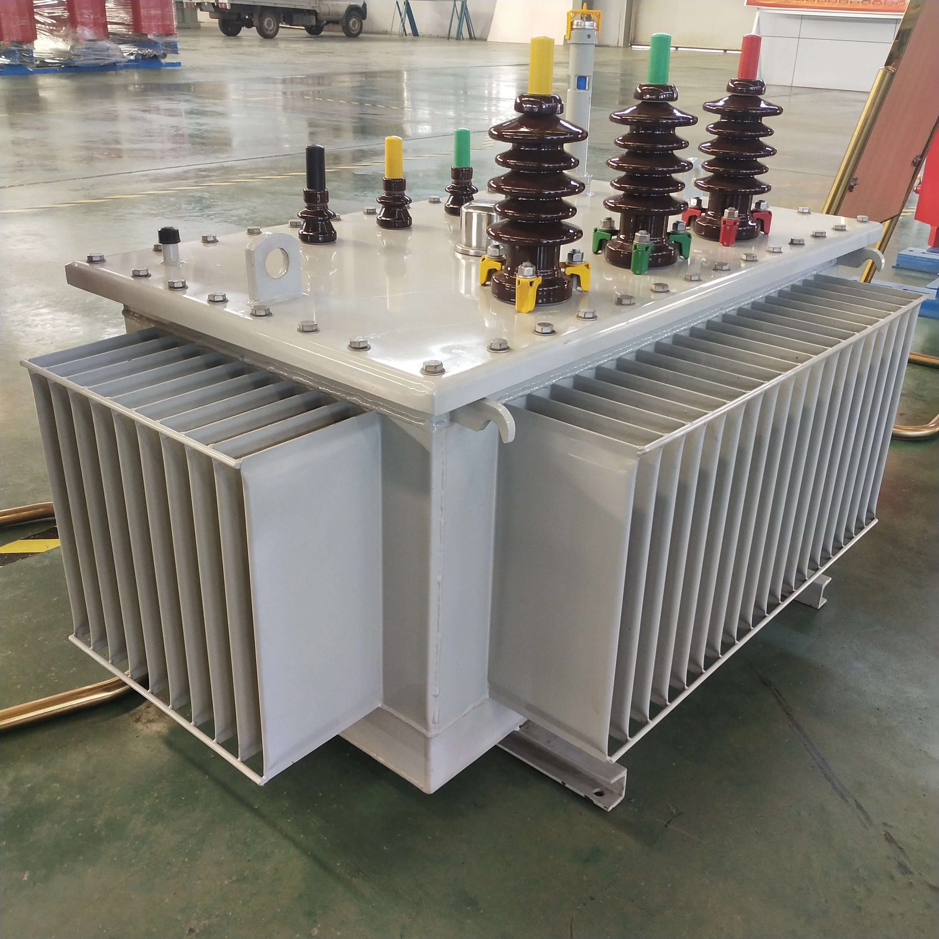 Three-Phase Oil Immersed Transformer with 25kVA to 630kVA Capacity 380V Output Voltage and 10kV/35kV Input Voltage