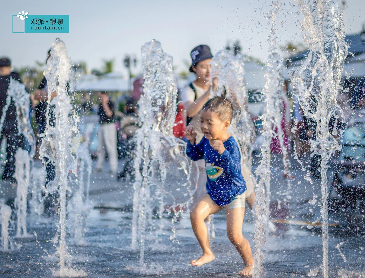 the latest variable speed programmable DC24V dmx dancing fountain for outdoor square dry deck fountain   floor water fountain