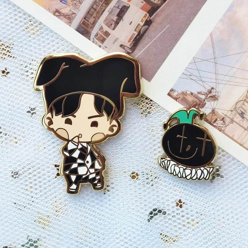 Manufacturers custom cute designs hard enamel pins nice quality screen printed hard enamel pins for decorations