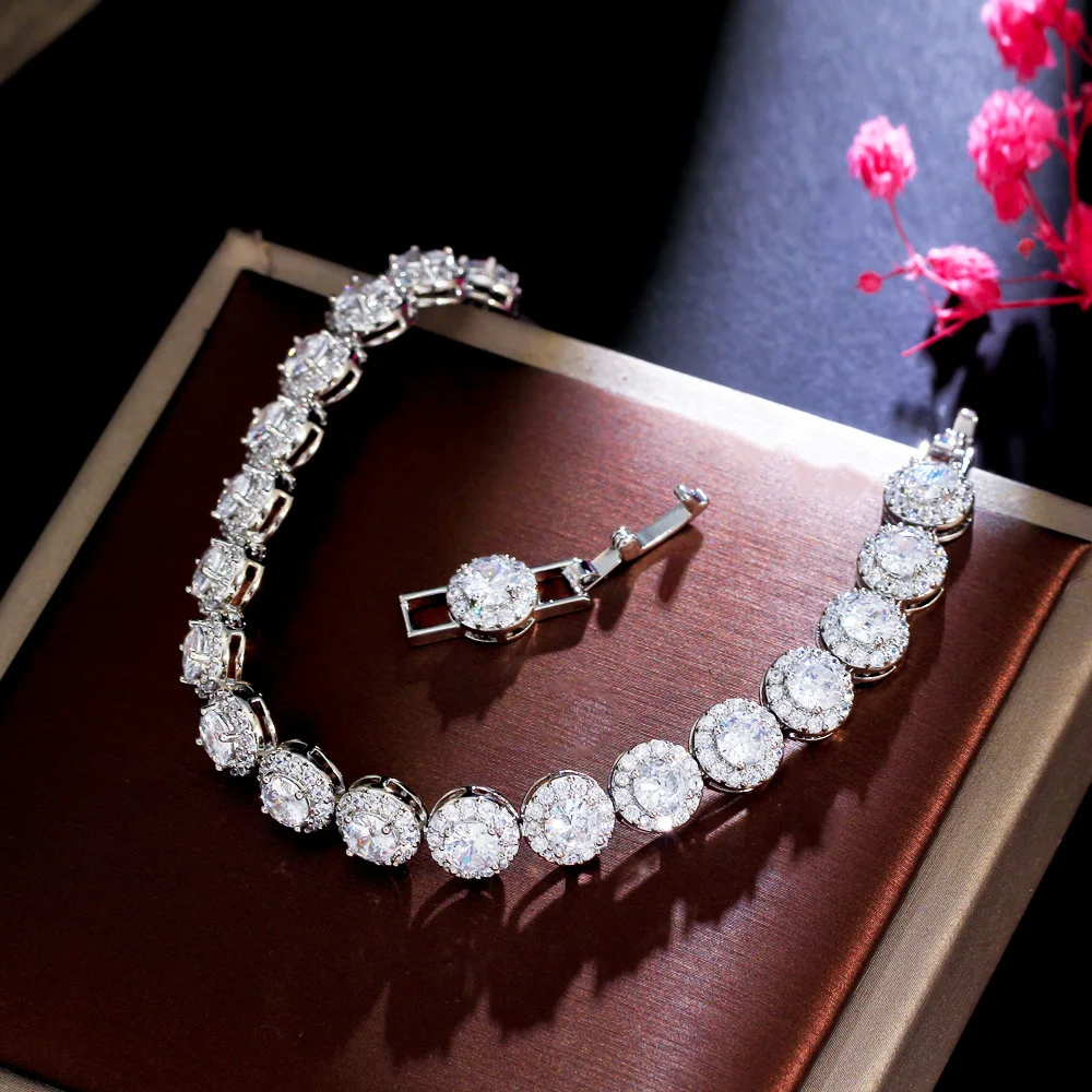 Glittering Round Iced Out Cubic Zircon Pave Silver Color Women Wedding Bridal Engagement CZ Tennis Bracelet for Brides Jewelry