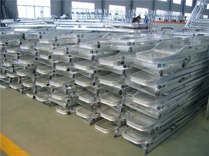 EN131 Approved Factory Supply Multipurpose Aluminum Folding Ladder 5 Step Aluminum Ladder