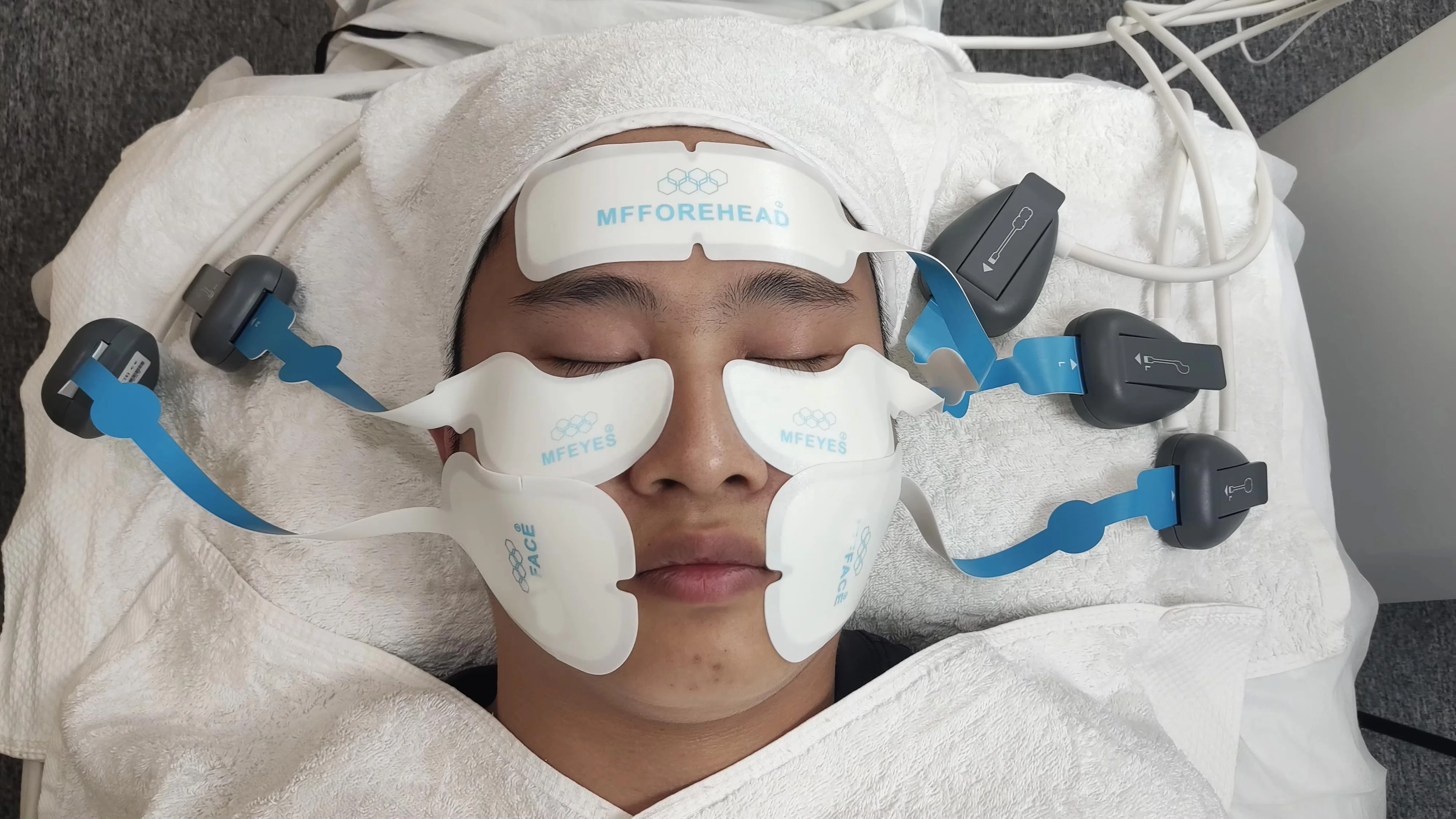 Professional PEFACE Pe Face Vline Face Electromagnetic Radio Frequency rf Release Neck Muscles Eyes Lifting Anti-Aging Machine