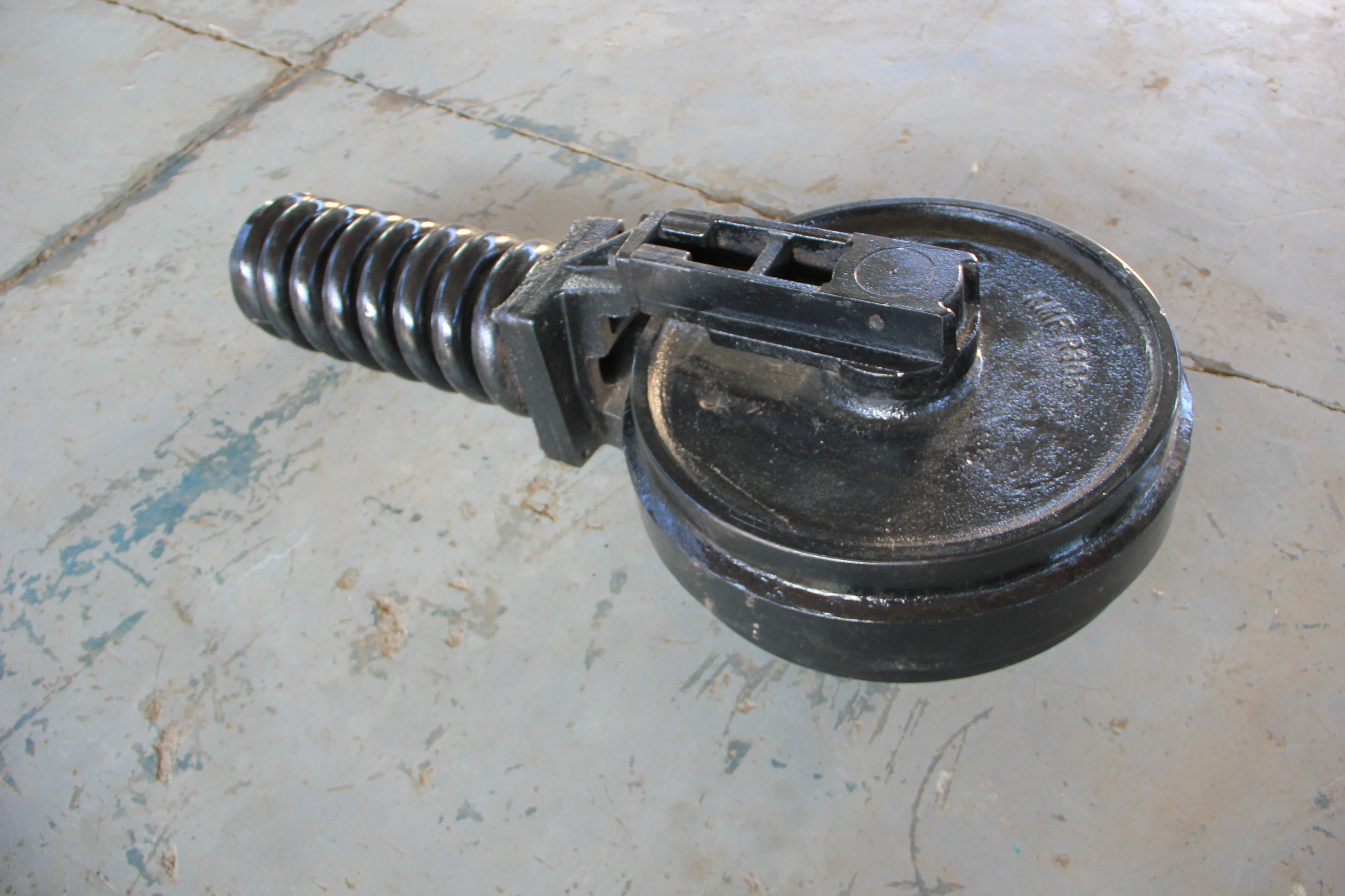 customized Track Tensioner Drilling Rig Parts 220/280/360 Track Guard Roller Protector Chain Guard Track Guard roller Protector
