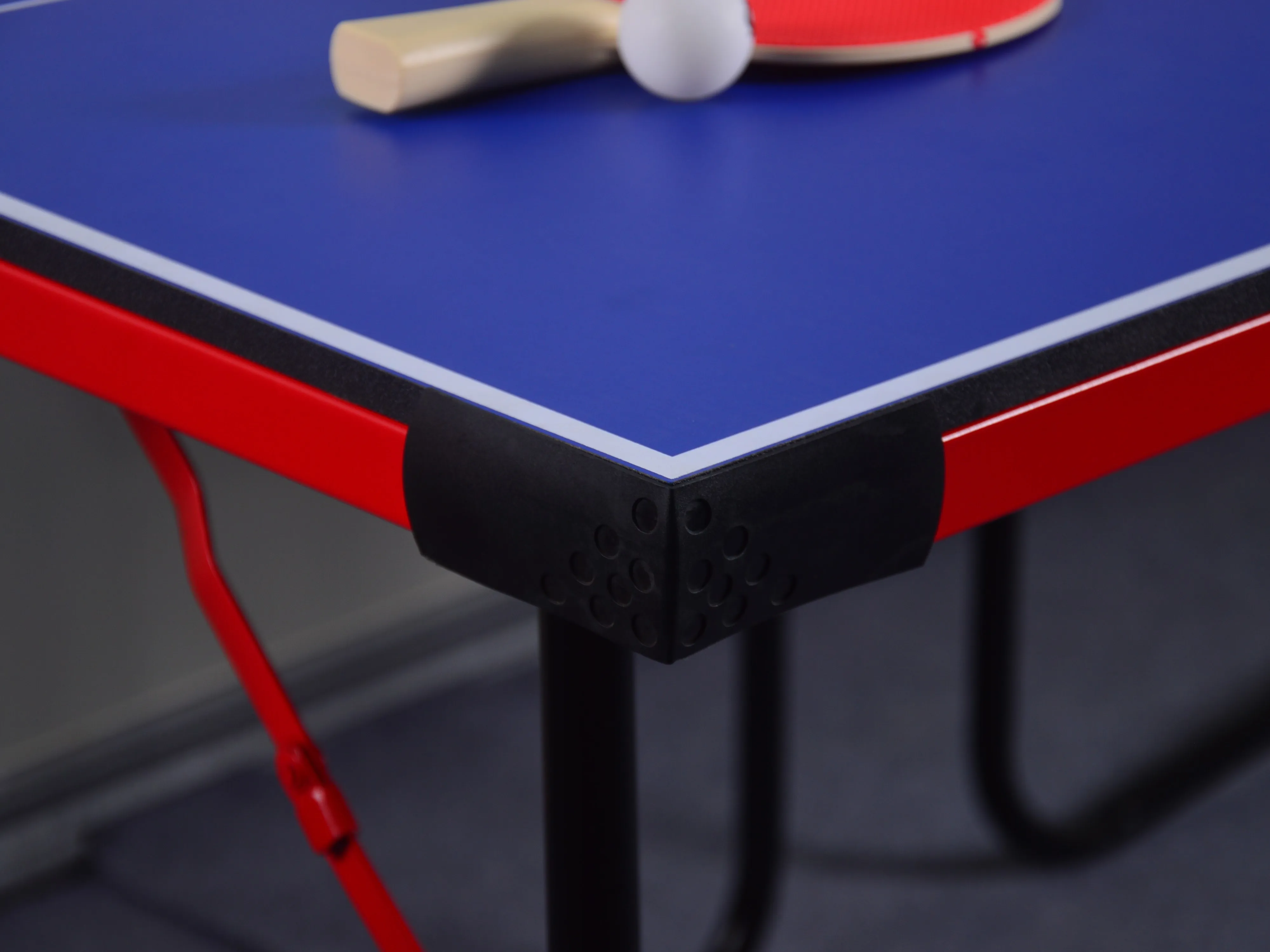 Wholesale 182cm 2pcs foldingping-pong table indoor and outdoor use table tennis table