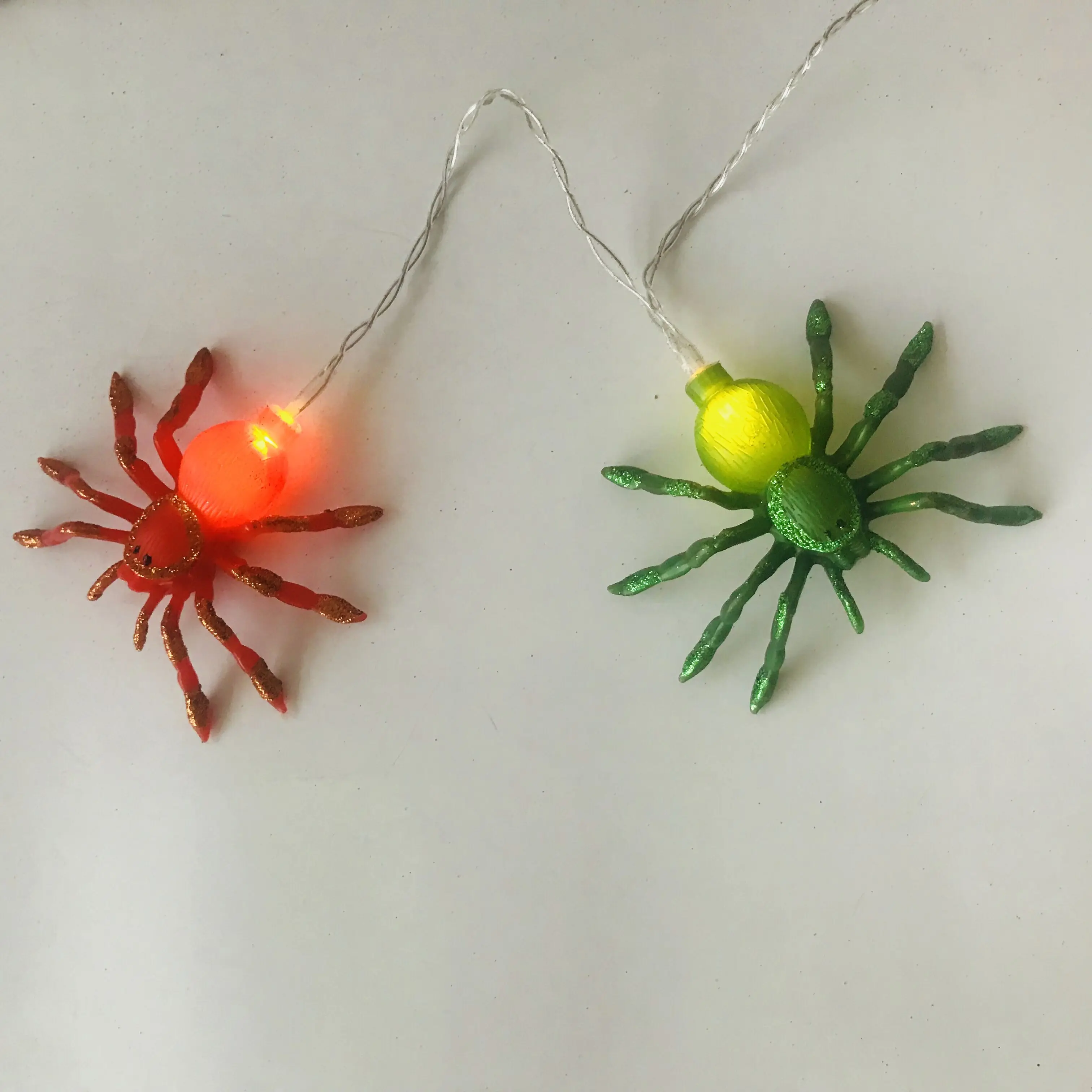 15 LED Halloween Spider String Lights Battery Operated Lighted Up Multicolor Glitter Spider For Indoor Garden Party Decoration