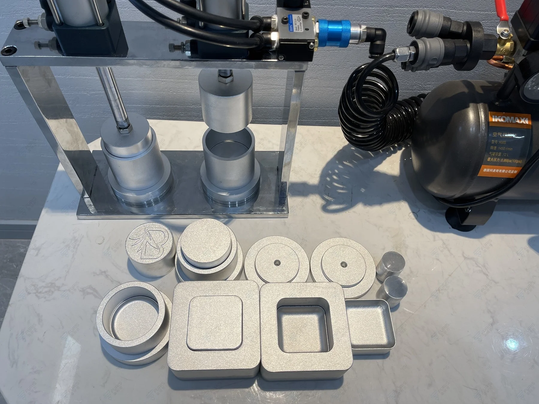 low cost dropship small business use 2 tons Bath Ball pneumatic press Making Equipment bathbomb Press Machine with 2 molds