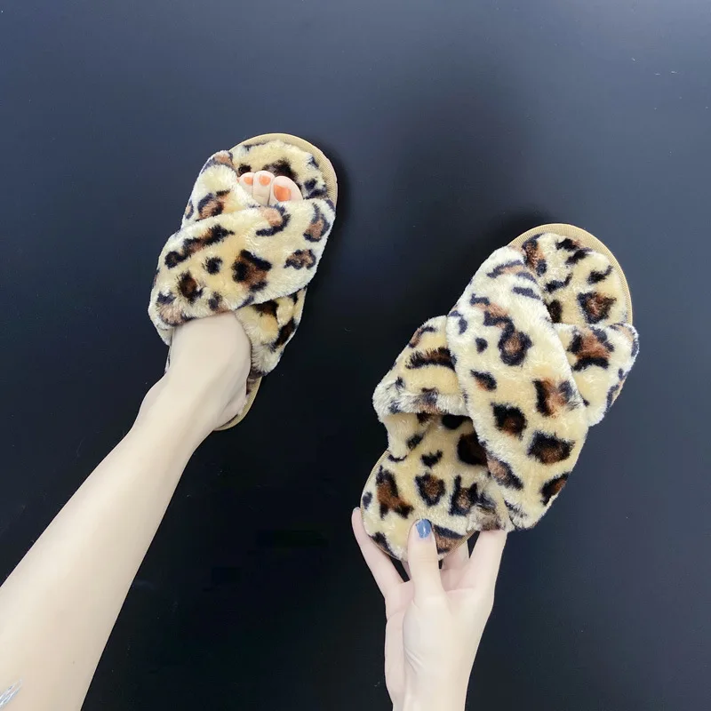 Wholesale Indoor And Outdoor Fashion Pure Color Ladies Lamb Fur Slippers Sheepskin Women Fur  Slippers