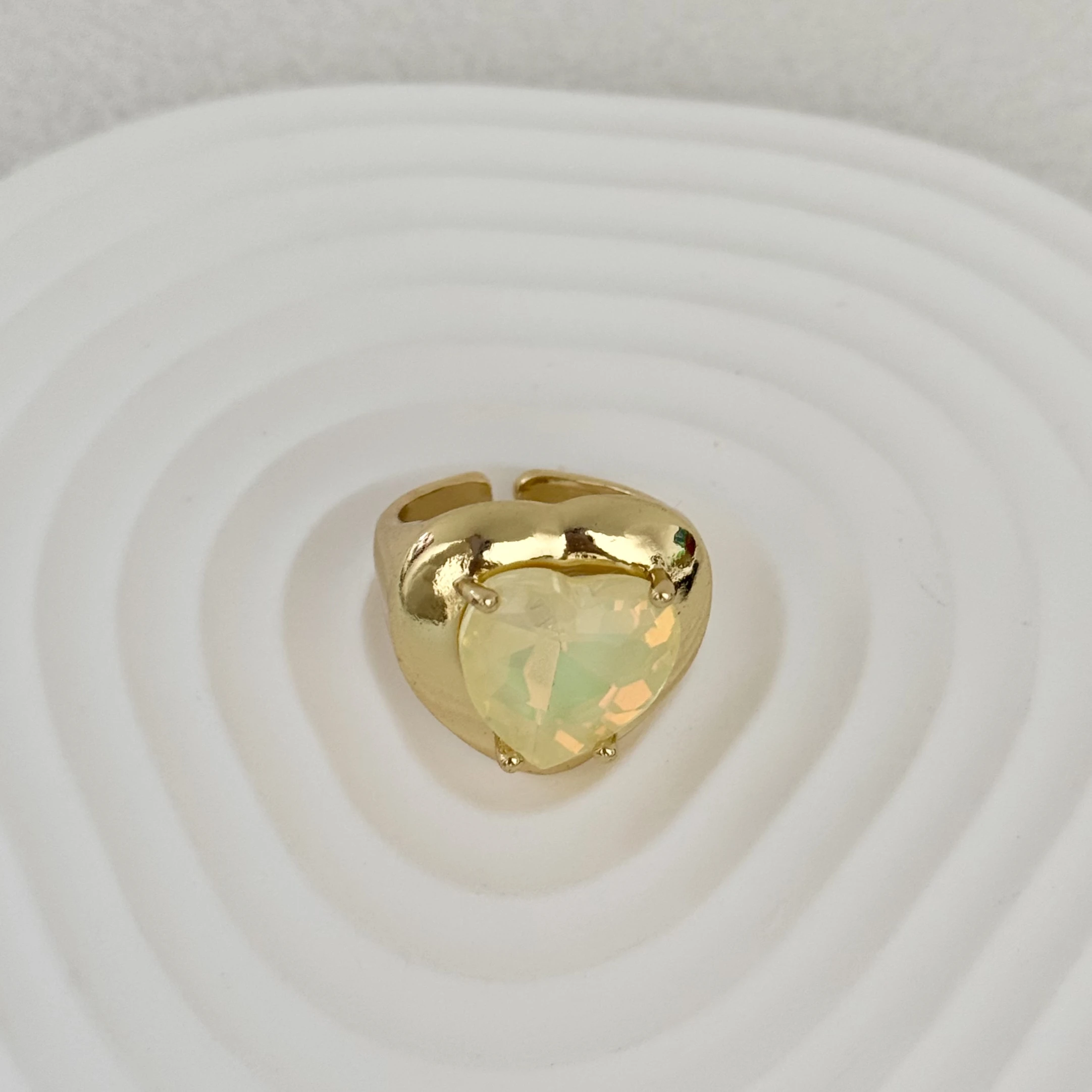 New Trendy Chunky Colorful  Heart Rings  18K Gold Plated Minimalist Heart Crystal  Gemstone Finger Ring  Jewelry for Gifts