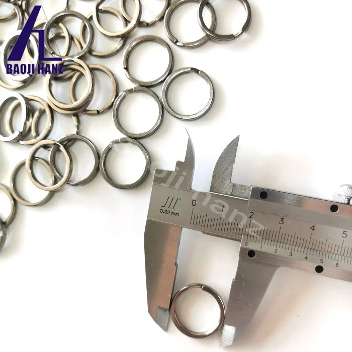 Fashionable 10mm 12mm 25mm flexible ti circular keychain titanium split key rings