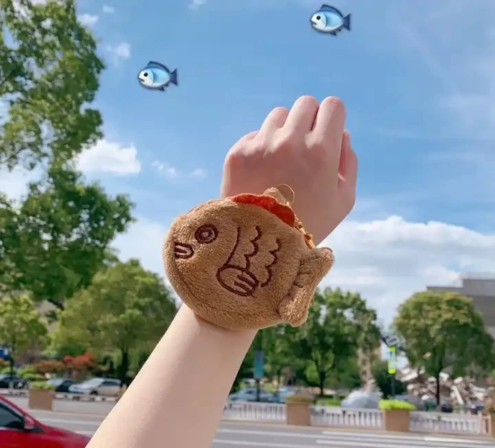 New cute plush fish design girls coin purse custom shape Wrist pouch mini keychain wallet