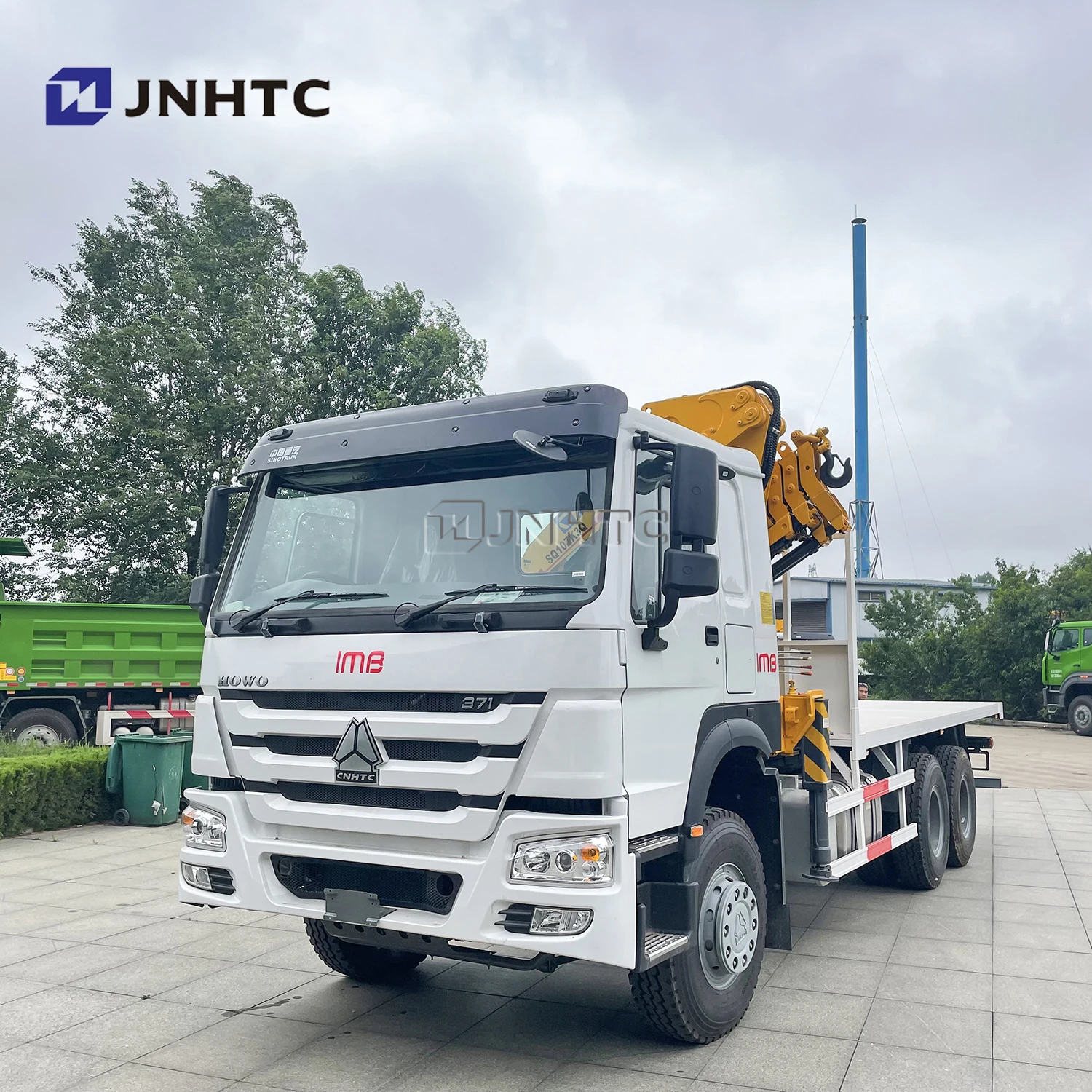 Sinotruk howo  flat bed cargo truck Telescoping Boom Truck Mounted Crane with 10tons 12 tons crane