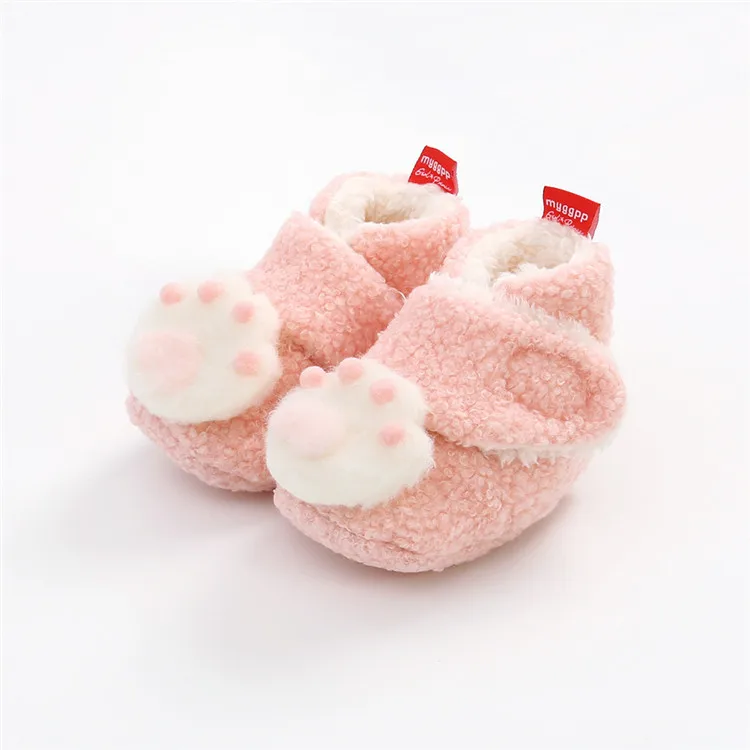 
Cute Pink Paw Shape Infant Toddler Prewalker Plush Coral Velvet Fleece Winter Thermal New Born Fashion Winter Organic Baby Shoes 