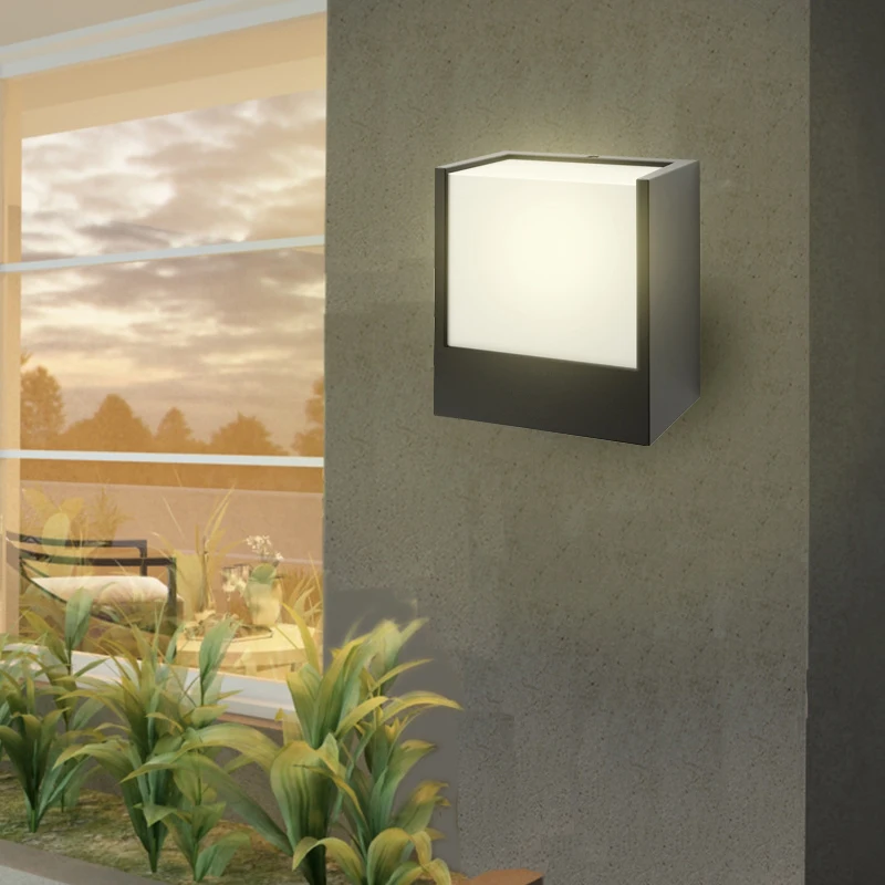 Hot selling fashion design decorative wall lamp outdoor LED wall lamp is used for family corridor windows