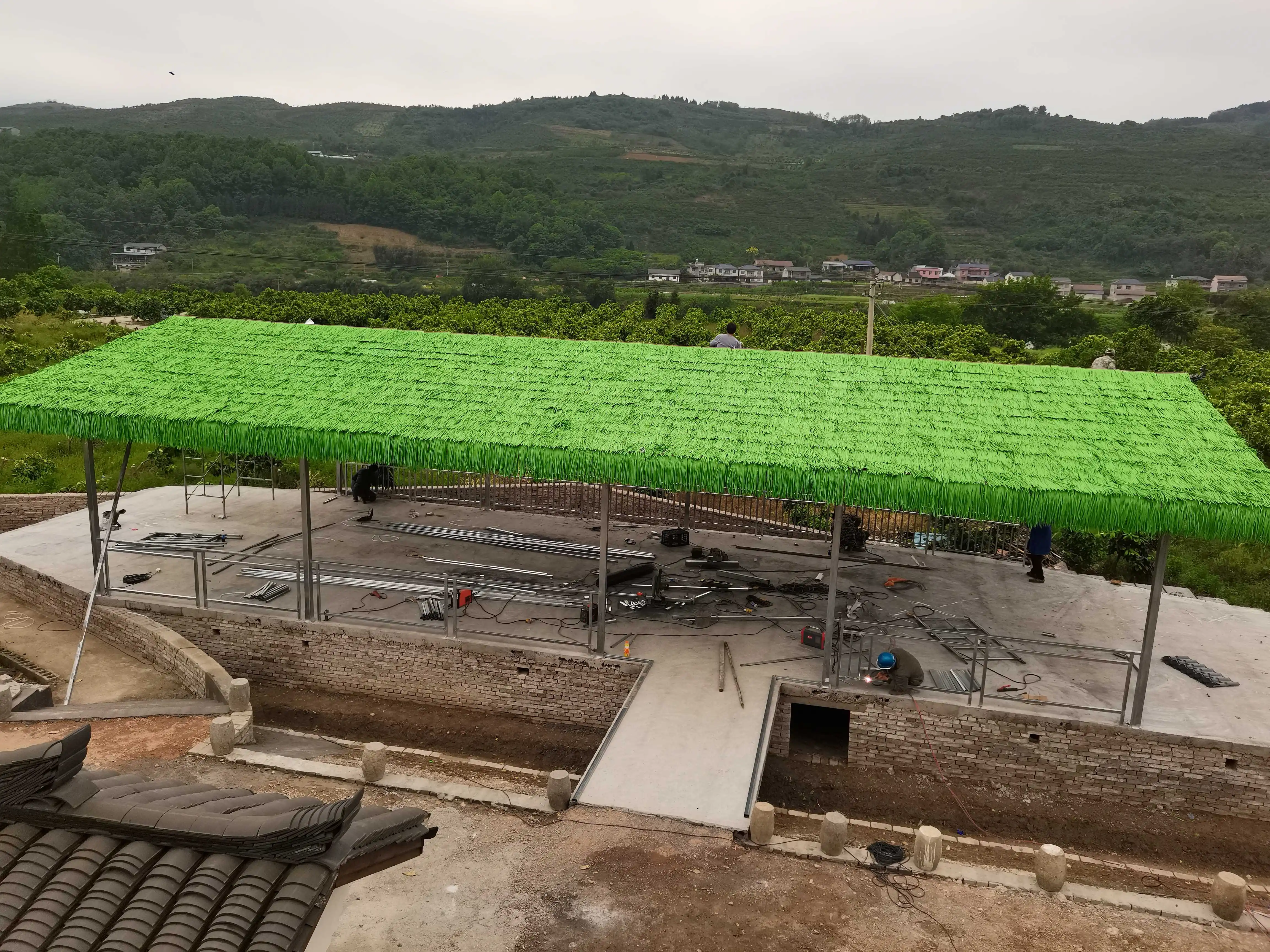 Wholesale Straw Palm Waterproof Hdpe Synthetic Tile Plastic Indonesia Thatched Roof Palm plastic thatch