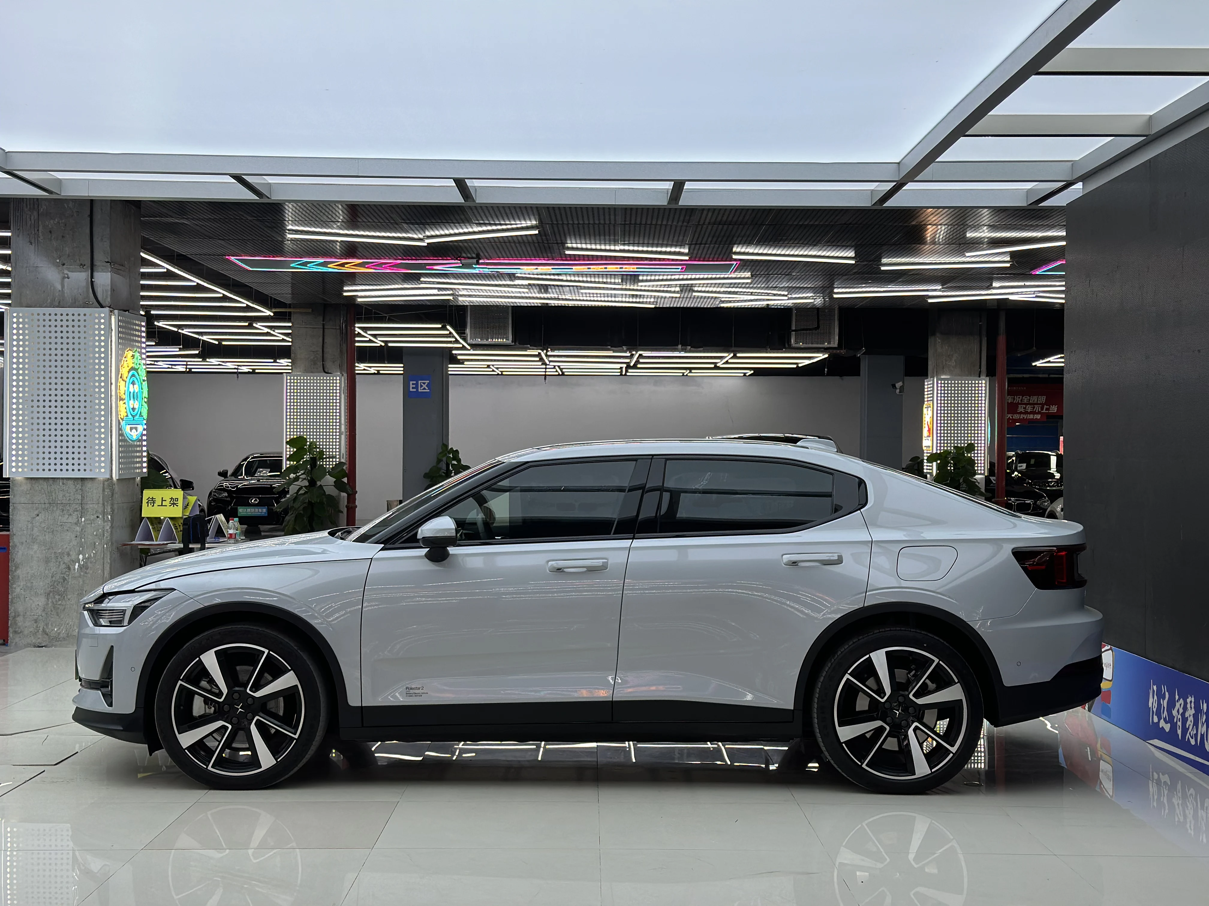 Лучшая цена 2020 V-olvo Polestar 300 кВт подержанные автомобили дешевые по низкой цене