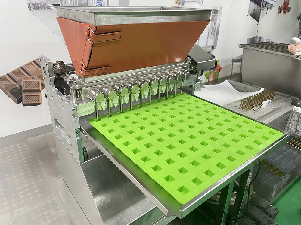LST desktop chocolate depositing machine high productivity gummy candy making machine