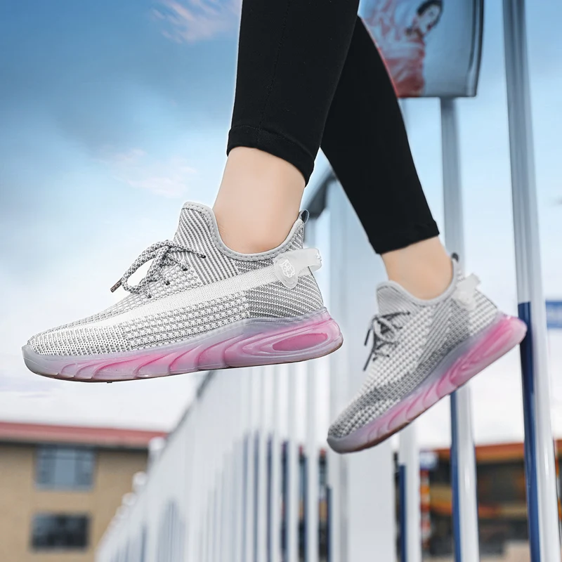 New design 2021 flat walking style shoes women fashion sneakers wholesale