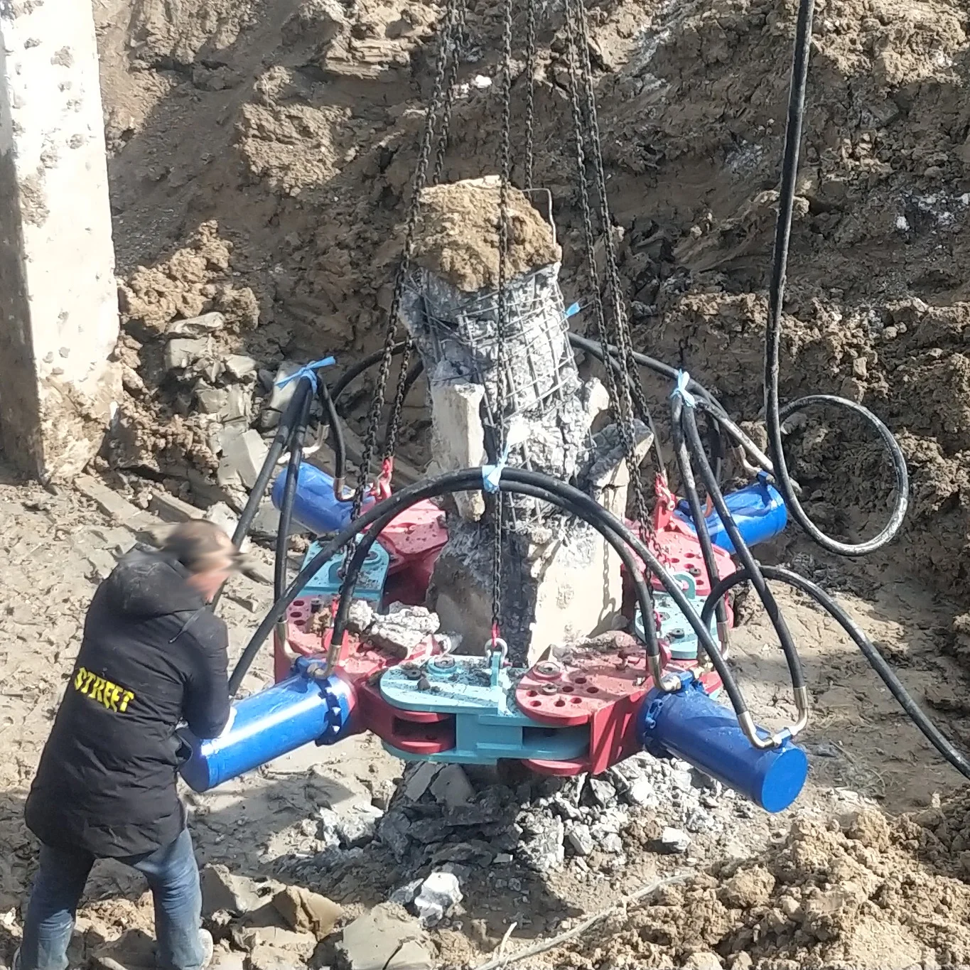 Environmental protection paint safety construction equipment crushing concrete steel bar hydraulic pile breaker