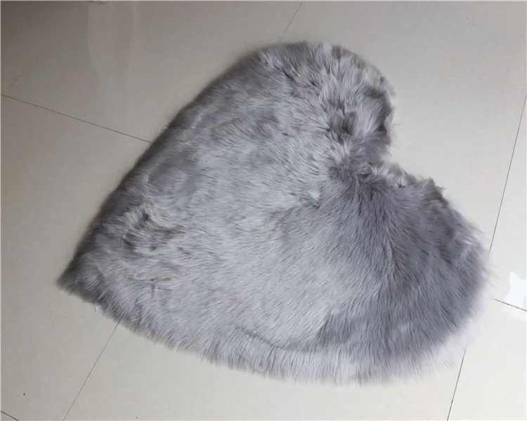 Wholesale Cheap Shaggy Fluffy Bedroom Area Synthetic Love Fake Sheepskin Faux Fur Heart Rug