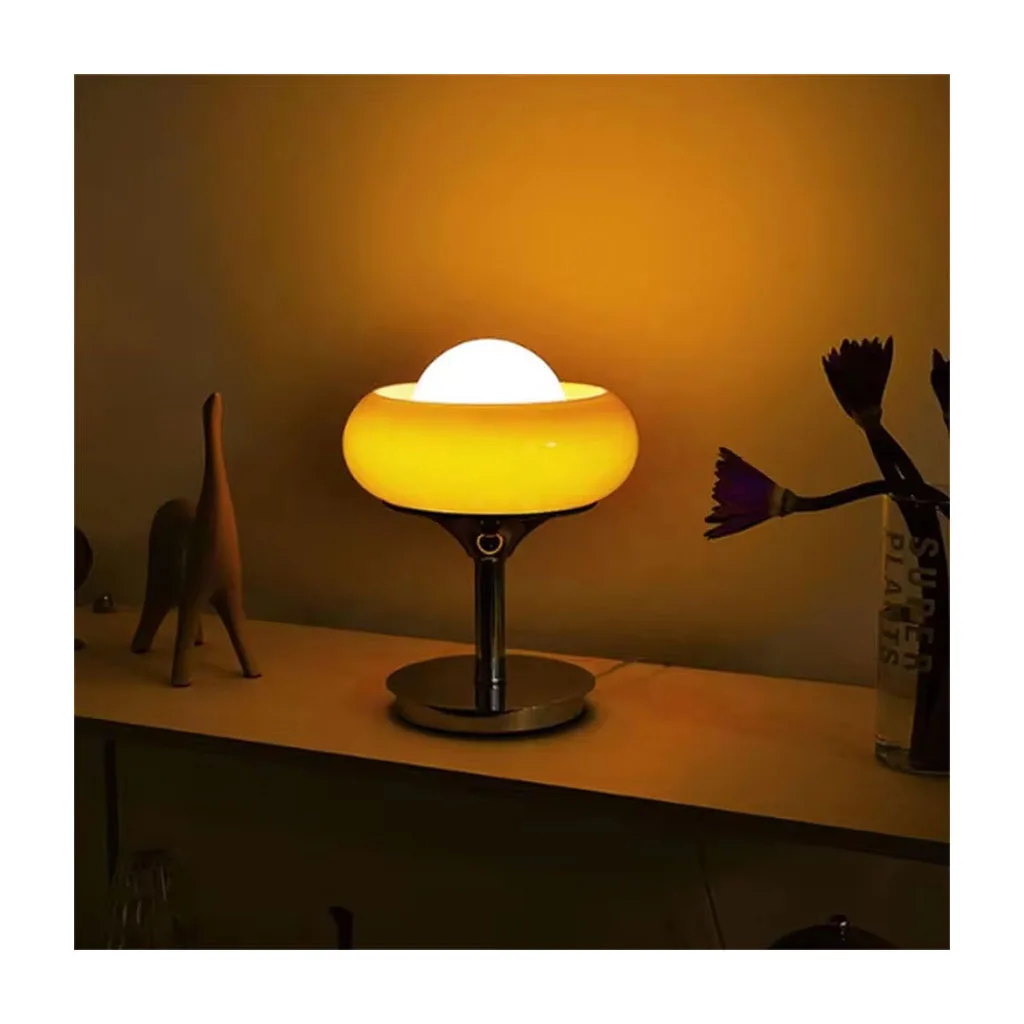 New Product 3500K Dimmable Yellow Glass Lampshade  Modern Study Dining Rooom Boutique Decorative Table Lamp