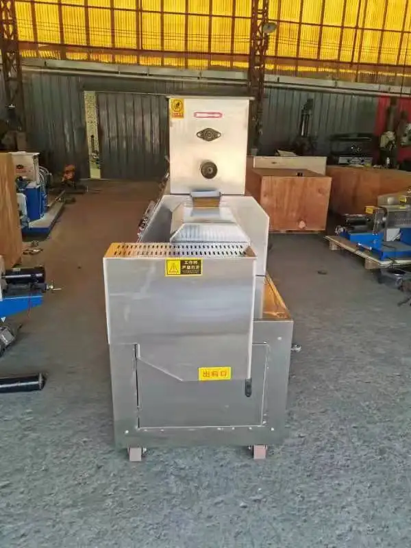 Snack extruder machine/Puffed corn extruder/Maize puff snacks machine