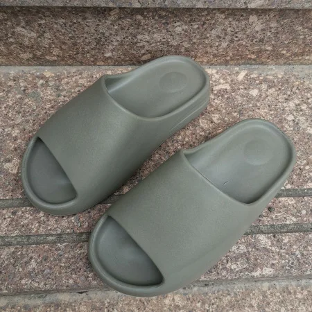 2022 New color Factory Low MOQ Custom Logo EVA yeezy slides slippers Foam Runner outdoor yeezy shoes