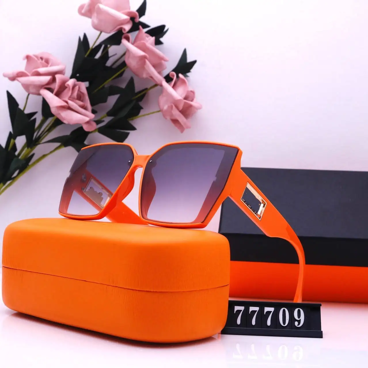 Manufacturers Sell Weekly Specials Designer Sunglasses Famous Brands For Men And Women Luxury Brand Sunglasses trade Price