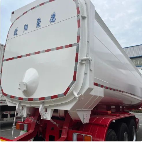 The Powder And Granule Material Transport Truck Is Safe, Environmentally Friendly And Convenient.