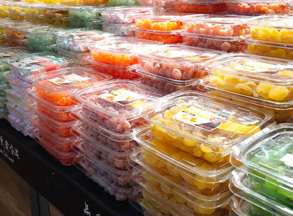 Recyclable  Fruit Boxes Embossed Plastic Packaging for Food Storage-Sushi Salad Cookies Candies Cakes