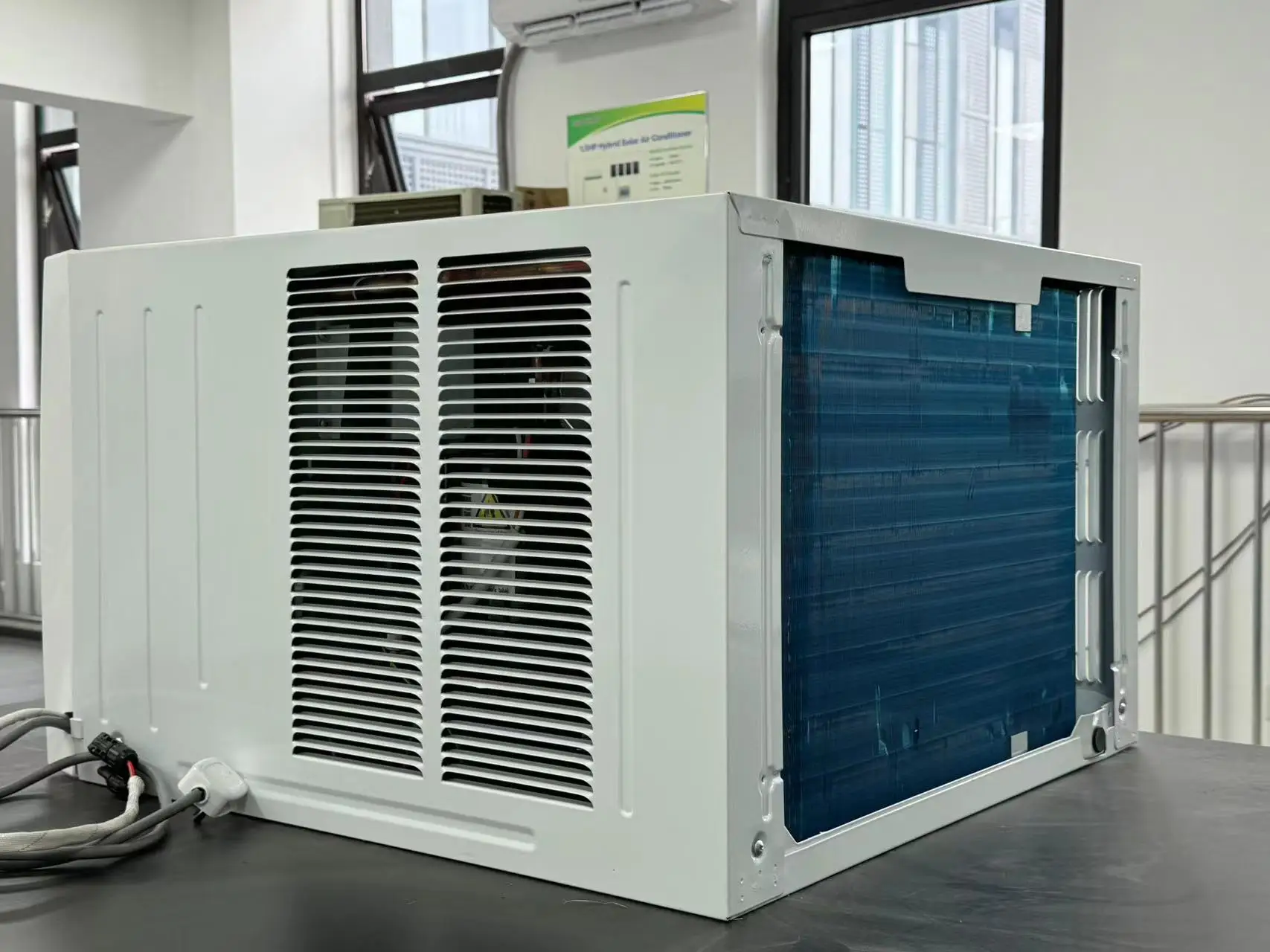 Good Price Low Noise Design Ac/Dc Window Air Conditioners With Solar Panel