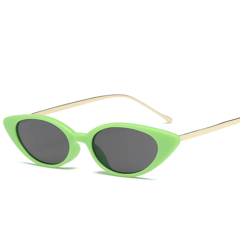 Small frame exquisite popular metal temple small cat eye sunglasses women men sun glasses gradient triangle shape outdoor shades