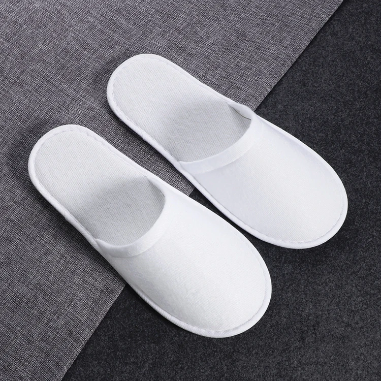 UG Low MOQ Free Design Custom Disposable Slippers Coral Fleece Embroidered LOGO Personalized DIY Wedding Guest Slippers