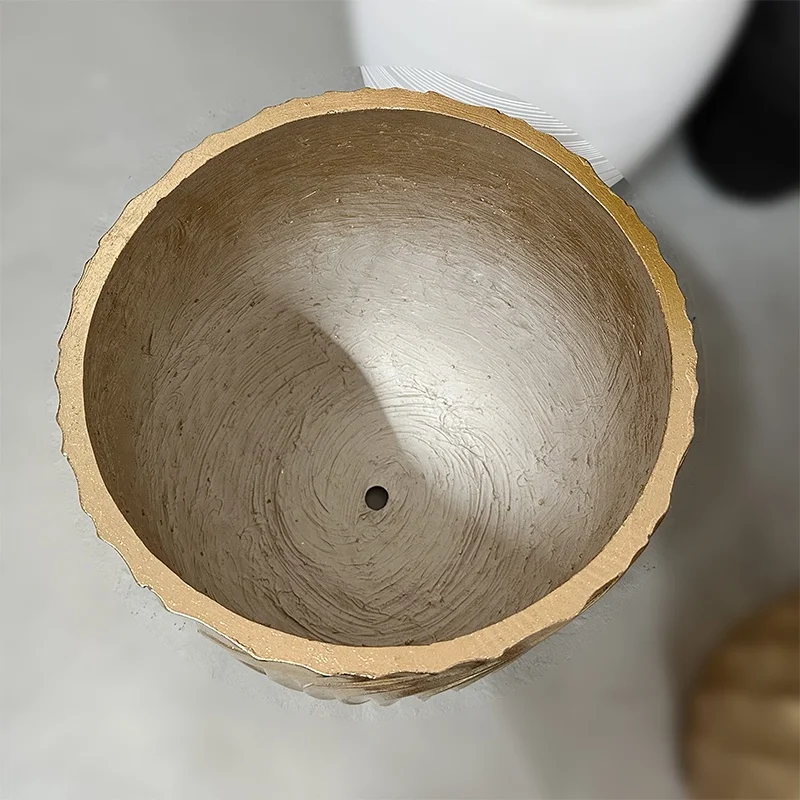 Hot Selling Fiber Concrete Plant Pot Hotel Decorative Flower Pot Gold Foil Classic Shape Floor Vase for Luxury Home Decor