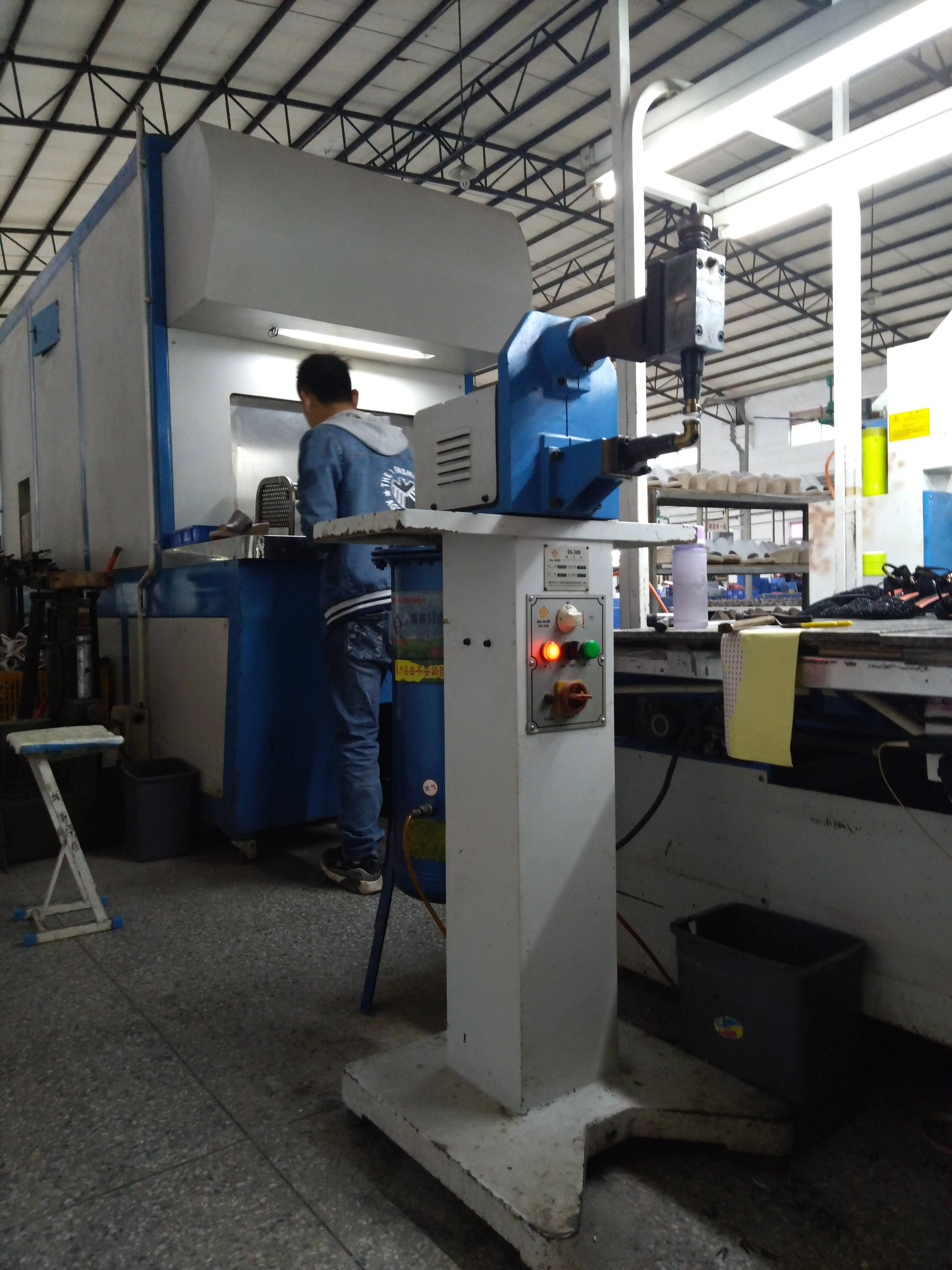 Hot Sale Shoes Hammering & Ironing Machine