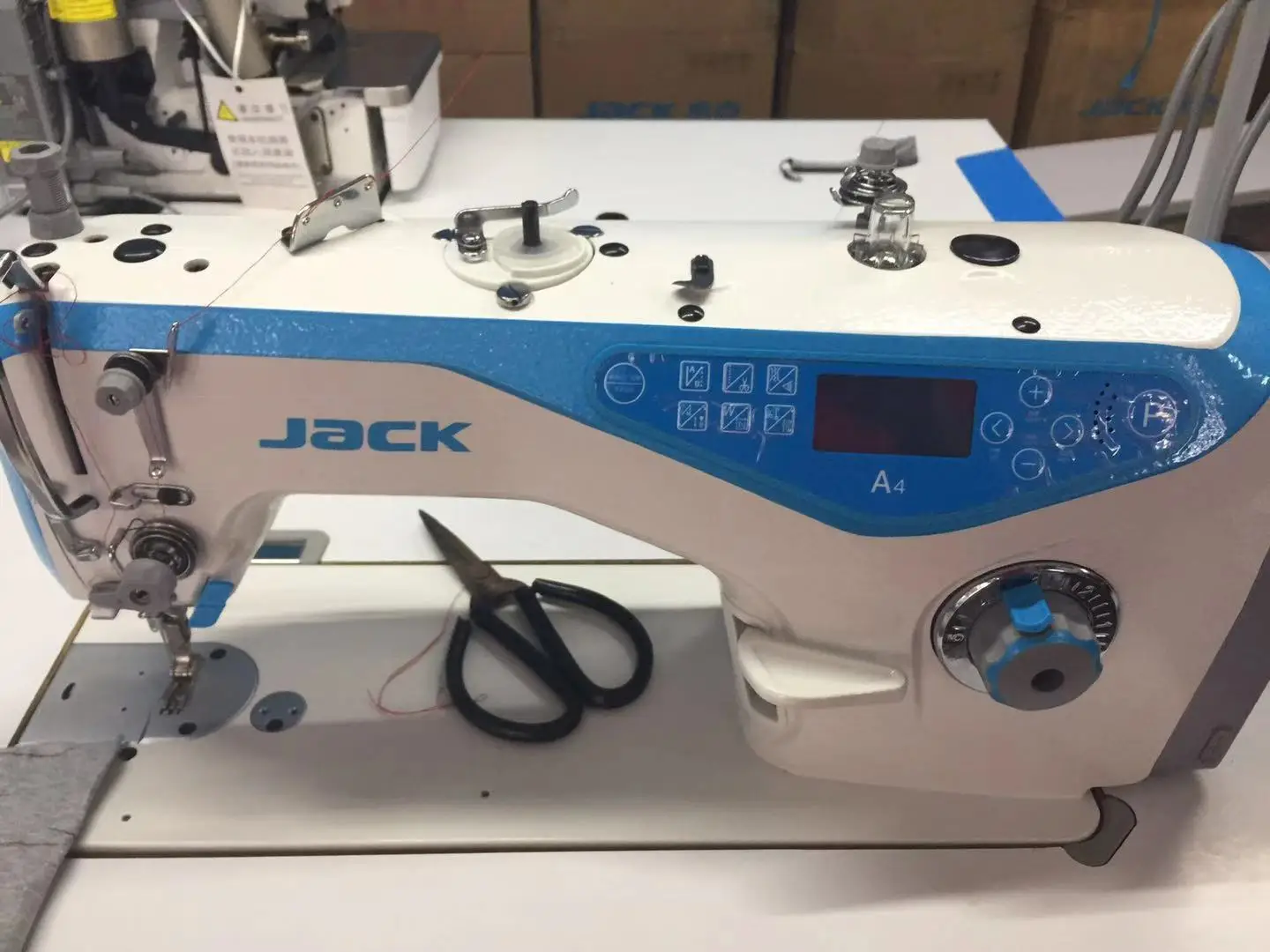 Original Jack A4 Fully Automatic Single Needle Lockstitch Sewing Machine Automatic Thread Trimming Straight Sewing Machine