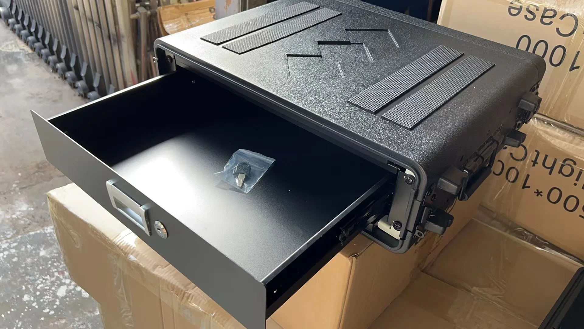 Microphone Sponge protection Flight case Hardware Stackable 390mm Depth 4U6U Explosion-proof Polypropylene Plastic Rack case