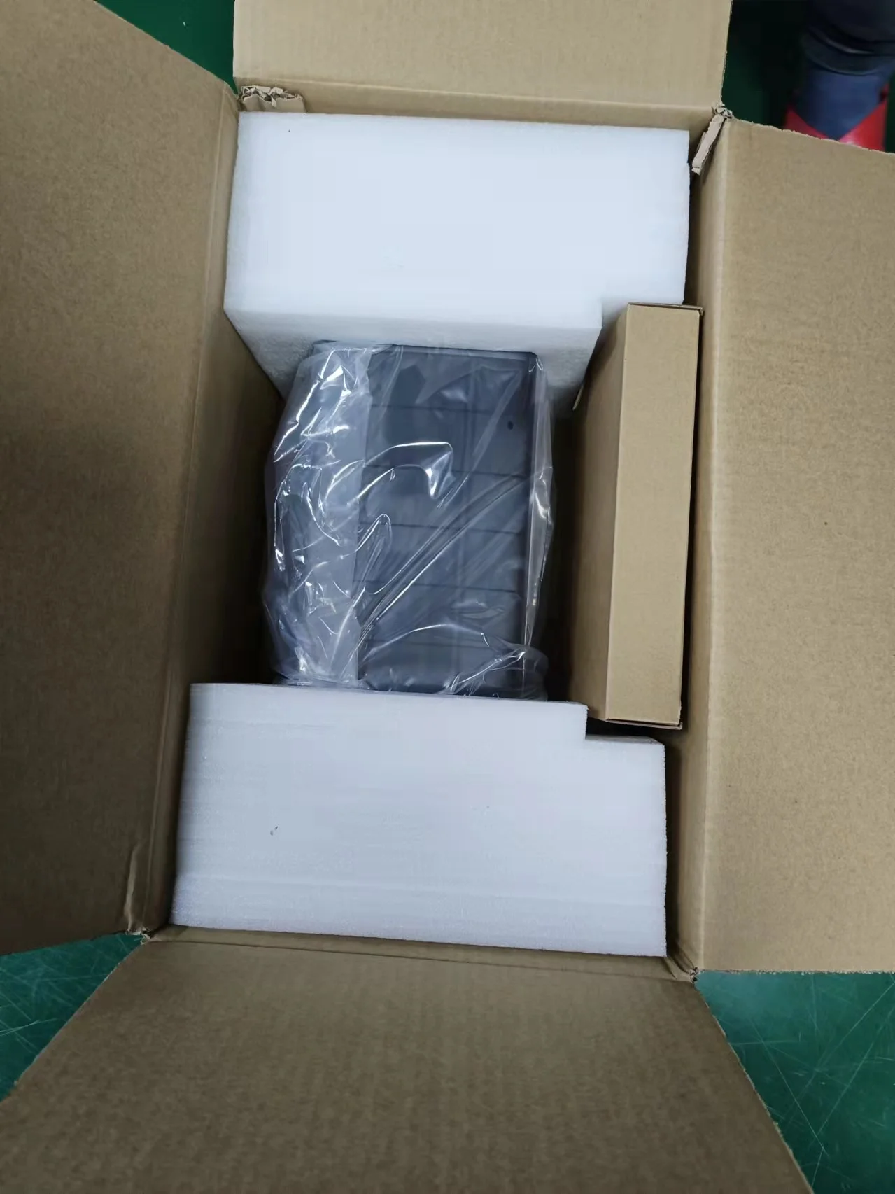 Factory Automatic Film Cutter Mobile Screen Protector Making Machine Hydrogel TPU Nano Film Cutting Machine