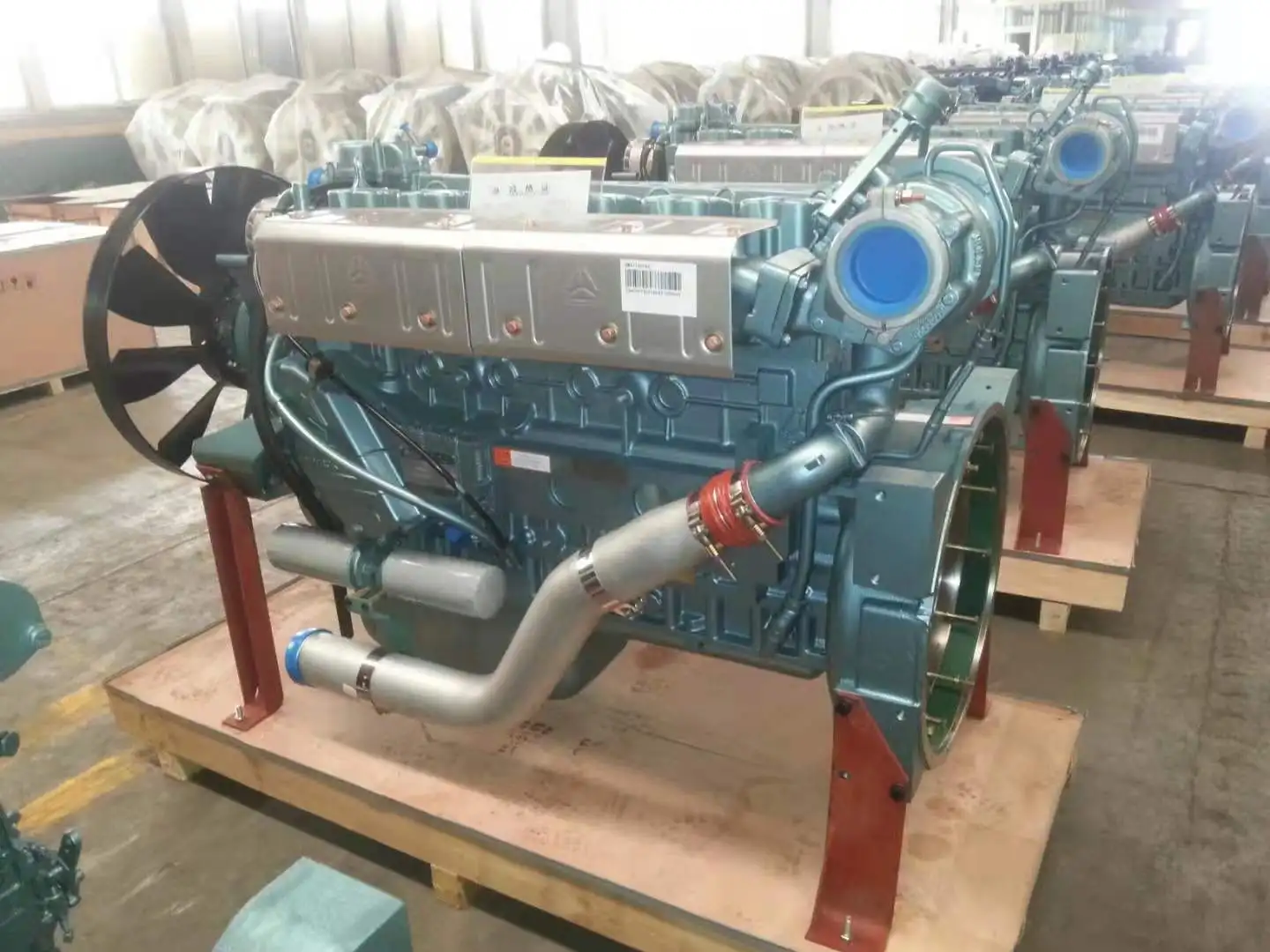 Высокомощный новый дизельный двигатель для грузовика Sinotruck Howo 371HP 420HP на