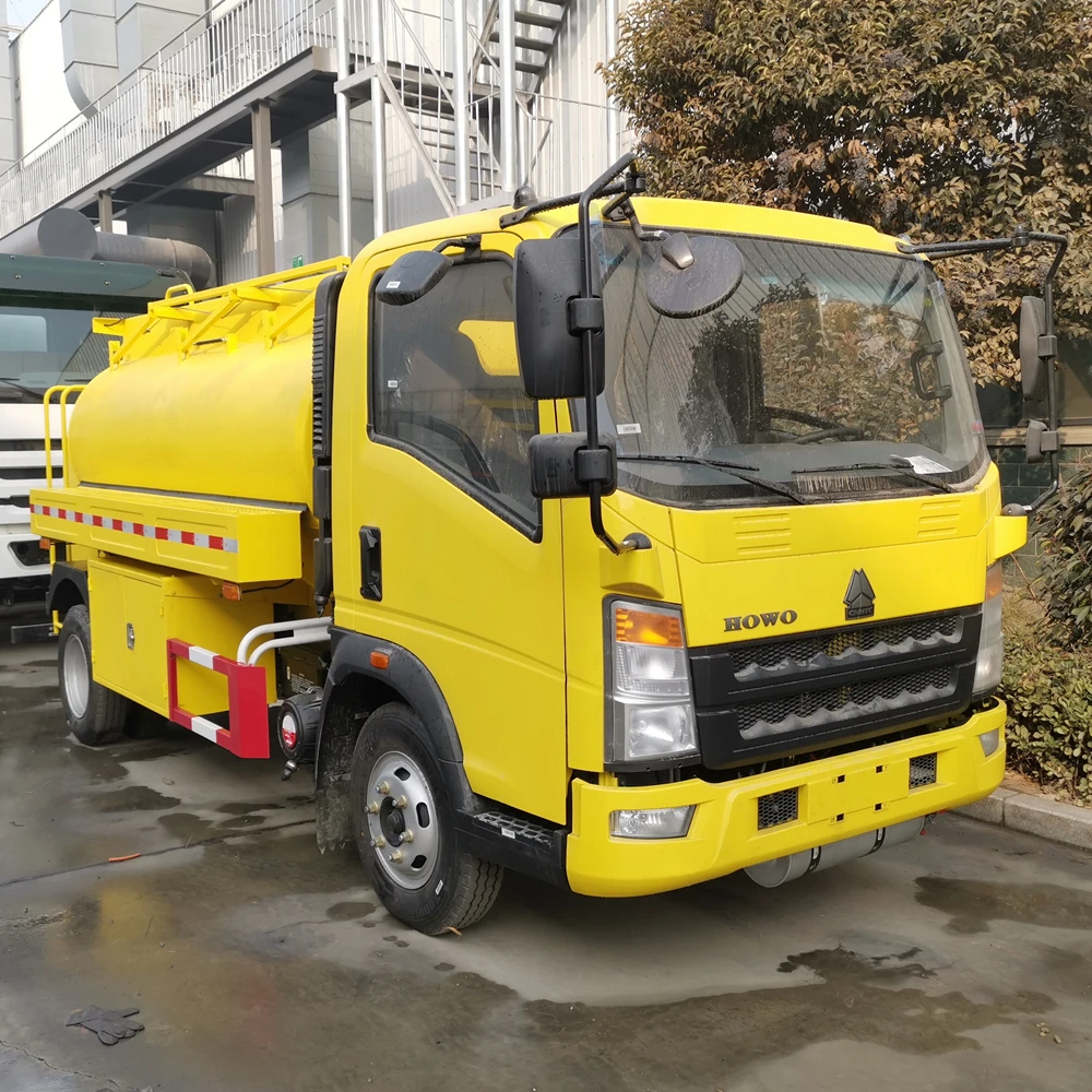 Cheap Price New SINOTRUK HOWO 6Wheels LHD RHD 4x2 5000L Fuel Tanker Trucks for Sale