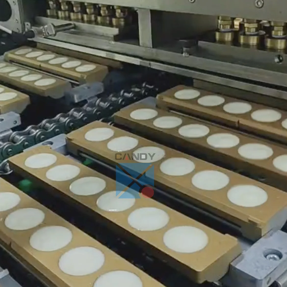 Shanghai Factory cheap price caramel lollipop air inflation jelly gummi candy making line eyes gummy machine