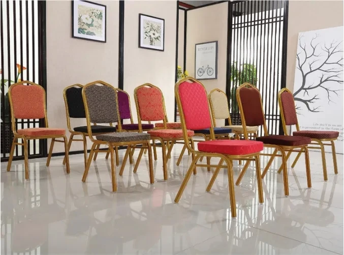 Современная популярная распродажа, стул для ресторана, вечеринки, свадьбы, прочные стальные цвета, штабелируемые тканевые стулья для отеля, банкетные стулья