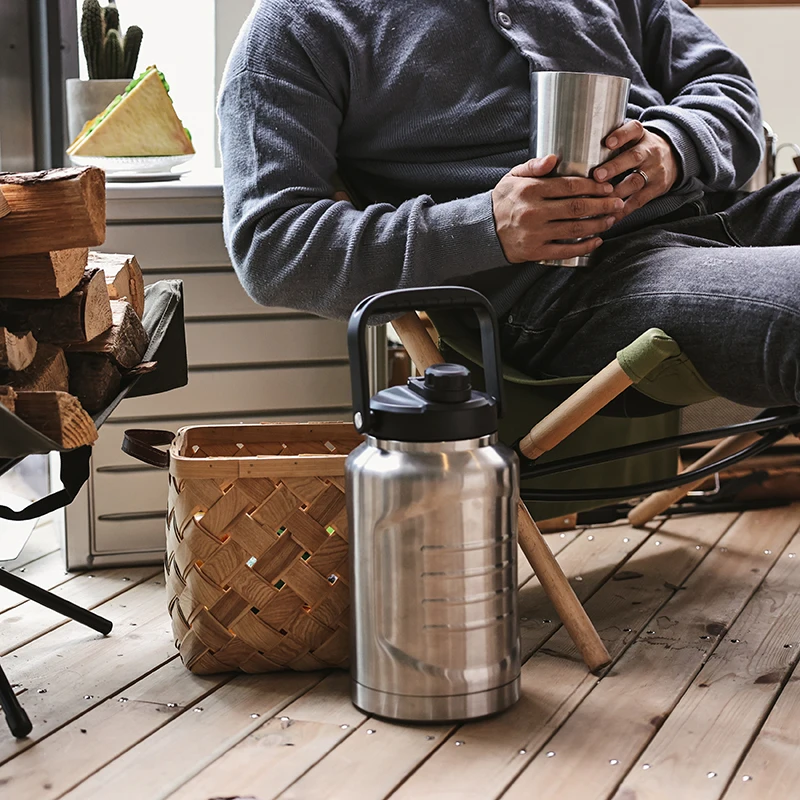 Everich 64 oz 128oz Insulated Stainless Steel Camping Sports Water Bottle Outdoor Reusable Growler with Custom Logo for Adults